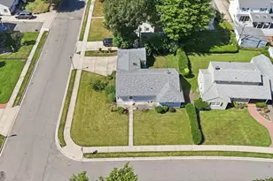 2513 Cedar St, East Meadow, NY 11554 - Photo 2
