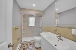520 Kirkman Ave, Elmont, NY 11003 - Photo 22