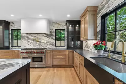 46 Banbury Road, Rockville Centre, NY 11570 - Photo 12