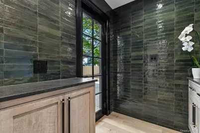 46 Banbury Road, Rockville Centre, NY 11570 - Photo 16