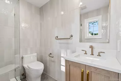 46 Banbury Road, Rockville Centre, NY 11570 - Photo 32
