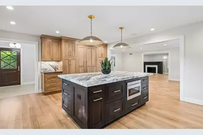 46 Banbury Road, Rockville Centre, NY 11570 - Photo 14