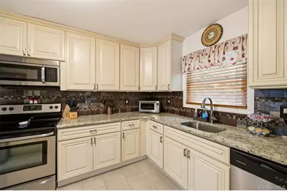10 S Merrick Road, Massapequa, NY 11758 - Photo 8