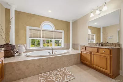 11 Hopeview Court, Newburgh, NY 12550 - Photo 32