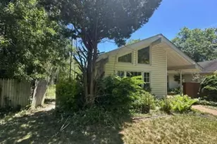 46 Andover Dr, Coram, NY 11727 - Photo 2