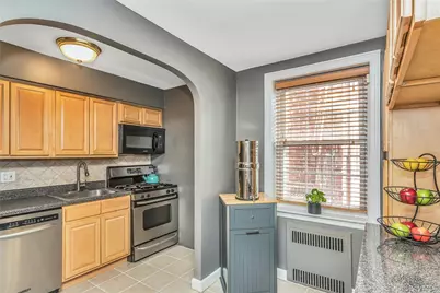 8 Welwyn Road #2F, Great Neck, NY 11021 - Photo 10