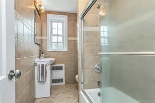 8 Welwyn Rd, Great Neck, NY 11021 - Photo 20