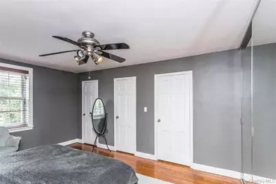 8 Welwyn Road #2F, Great Neck, NY 11021 - Photo 18