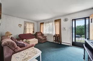 35 Wyandotte St, Selden, NY 11784 - Photo 2