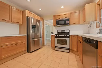 2 Crabtree Lane, Roslyn, NY 11576 - Photo 14