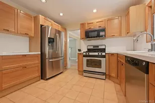 2 Crabtree Ln, Roslyn, NY 11576 - Photo 14