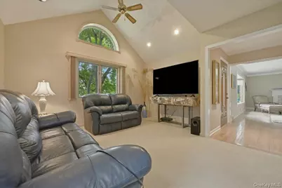 2 Crabtree Lane, Roslyn, NY 11576 - Photo 10