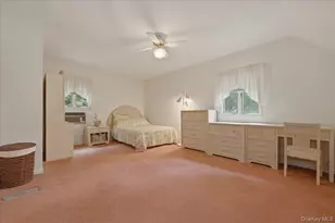2 Crabtree Ln, Roslyn, NY 11576 - Photo 22