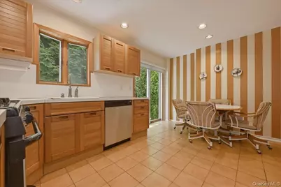 2 Crabtree Lane, Roslyn, NY 11576 - Photo 12