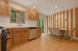 2 Crabtree Ln, Roslyn, NY 11576 - Photo 12