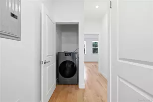 34-09 29th St, Astoria, NY 11106 - Photo 16