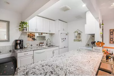 54 Richmond Boulevard #4B, Ronkonkoma, NY 11779 - Photo 1