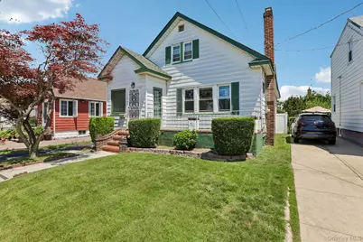 136-31 243rd Street, Rosedale, NY 11422 - Photo 2
