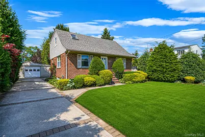 572 Benito Street, East Meadow, NY 11554 - Photo 2
