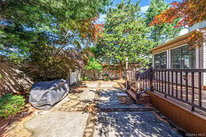 572 Benito Street, East Meadow, NY 11554 - Photo 20