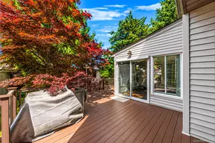 572 Benito St, East Meadow, NY 11554 - Photo 18