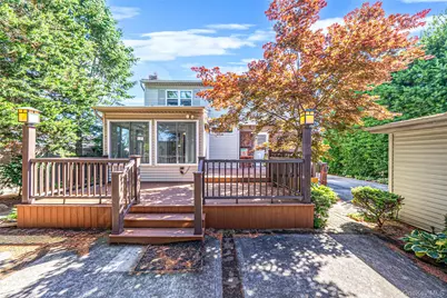 572 Benito Street, East Meadow, NY 11554 - Photo 16