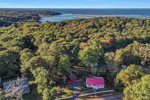 147 N Country Rd, Mount Sinai, NY 11766 - Photo 16
