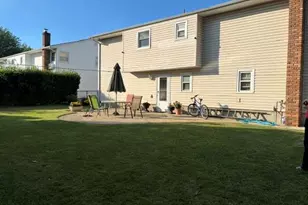830 N Broome Ave, Lindenhurst, NY 11757 - Photo 2