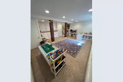 8 Maria Court, Huntington Station, NY 11746 - Photo 10