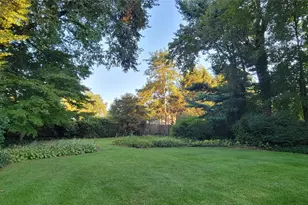 8 Maria Ct, Huntington Station, NY 11746 - Photo 4
