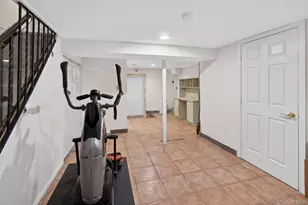 14-25 Burton St, Whitestone, NY 11357 - Photo 20