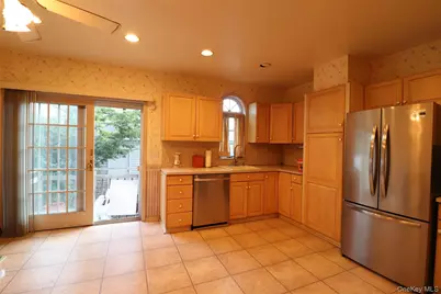 3232 Country Club Road, Bronx, NY 10465 - Photo 8