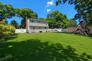 348 Furrows Rd, Holbrook, NY 11741 - Photo 4