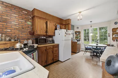 586 New Hempstead Road, Spring Valley, NY 10977 - Photo 18