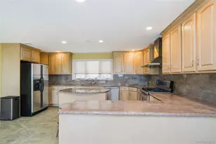 16 Diana Trail, New York, NY 10304 - Photo 10