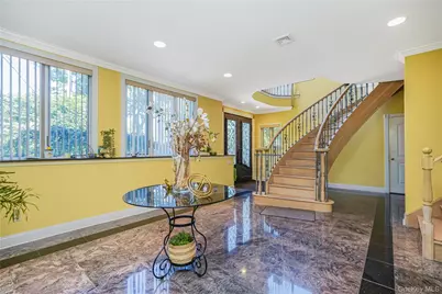 16 Diana Trail, New York, NY 10304 - Photo 2