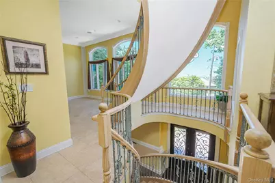 16 Diana Trail, New York, NY 10304 - Photo 18