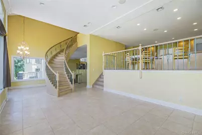 16 Diana Trail, New York, NY 10304 - Photo 4