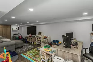 9 Pompano Ln, Massapequa Park, NY 11762 - Photo 24