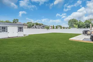 9 Pompano Ln, Massapequa Park, NY 11762 - Photo 28