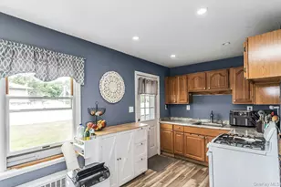 9 Pompano Ln, Massapequa Park, NY 11762 - Photo 10