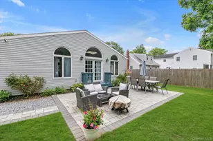 47 Lebkamp Ave, Huntington, NY 11743 - Photo 16