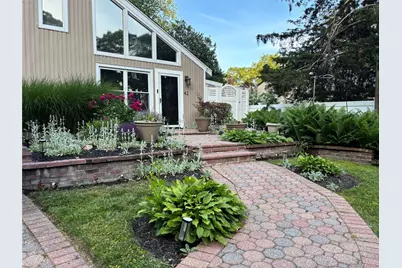 42 Bennett Avenue, Huntington Station, NY 11746 - Photo 2