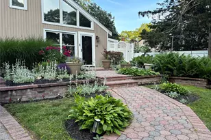 42 Bennett Ave, Huntington Station, NY 11746 - Photo 2