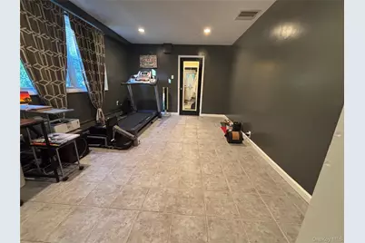 42 Bennett Avenue, Huntington Station, NY 11746 - Photo 22