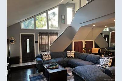 42 Bennett Avenue, Huntington Station, NY 11746 - Photo 4