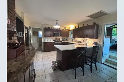42 Bennett Avenue, Huntington Station, NY 11746 - Photo 10