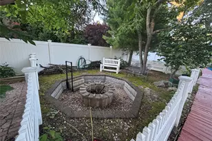 42 Bennett Ave, Huntington Station, NY 11746 - Photo 44