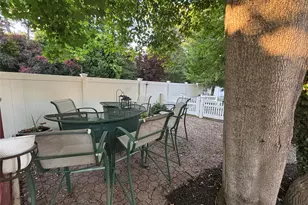 42 Bennett Ave, Huntington Station, NY 11746 - Photo 34
