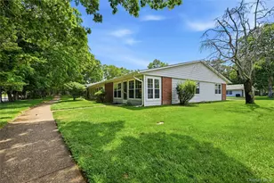 133 Eastbourne Ct, Ridge, NY 11961 - Photo 2